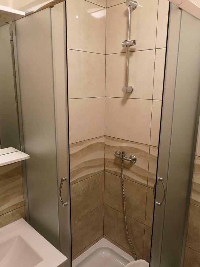 Tomek Apartment ヴィル エクステリア 写真